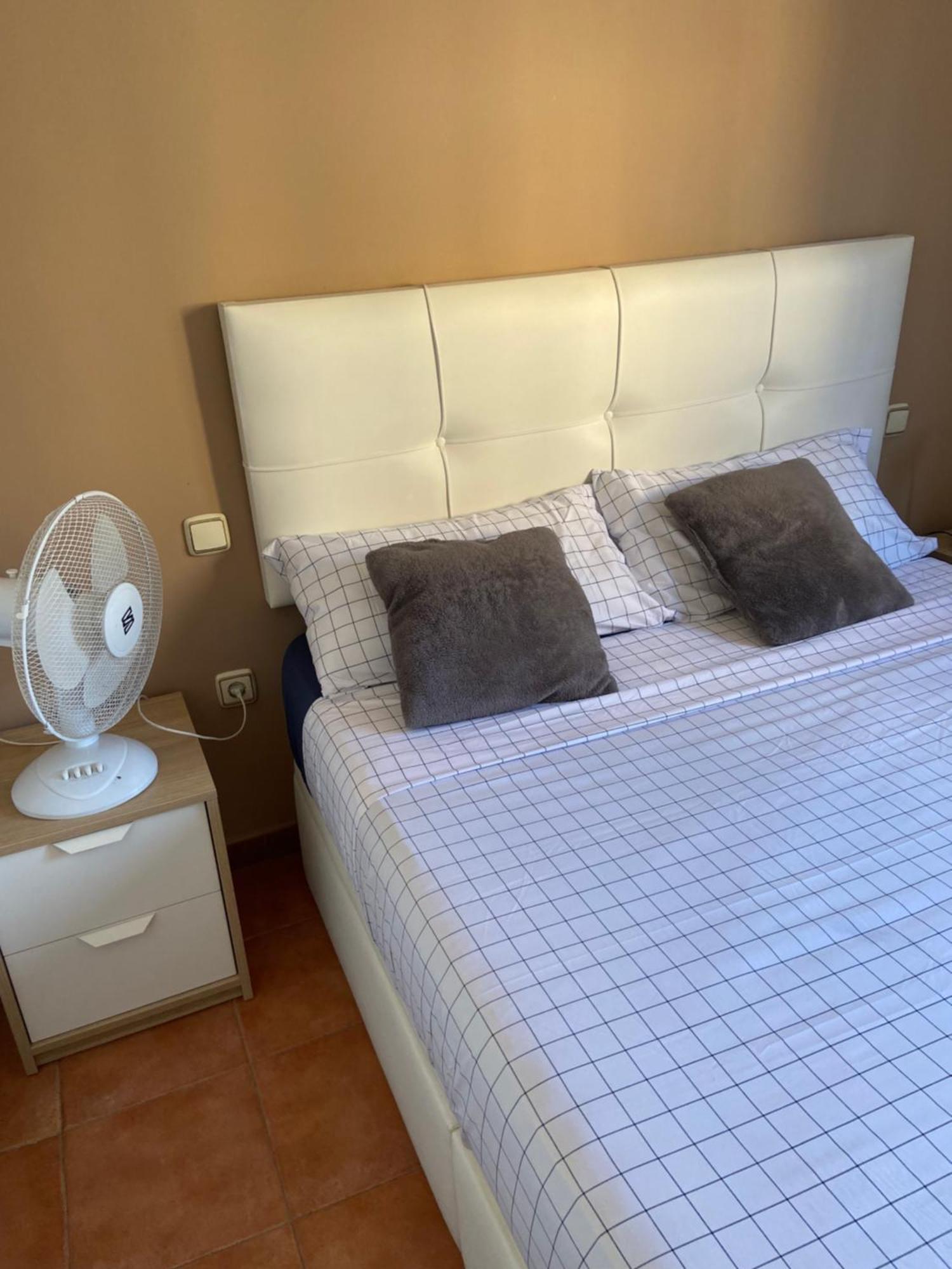 Habitacion Con Cama Matrimonial En مالقة المظهر الخارجي الصورة